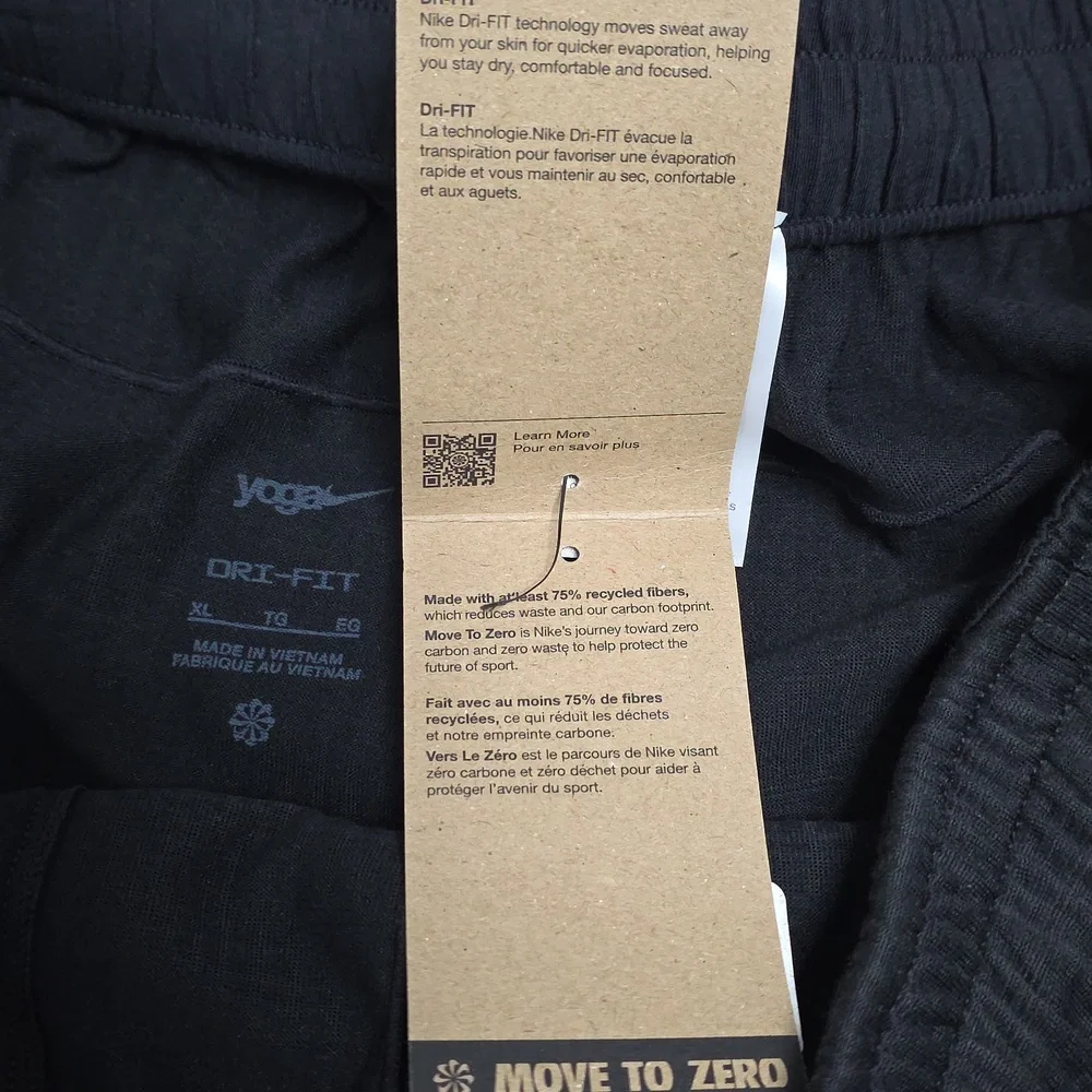NWT Nike Yoga Black Athletic Men's Shorts - Size XL - Picture 5 of 7